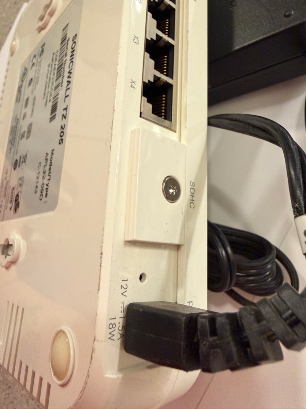 Sonicwall TZ205 Network Firewall VPN Security Appliance APL22-09D TZ 205 - Picture 6 of 8